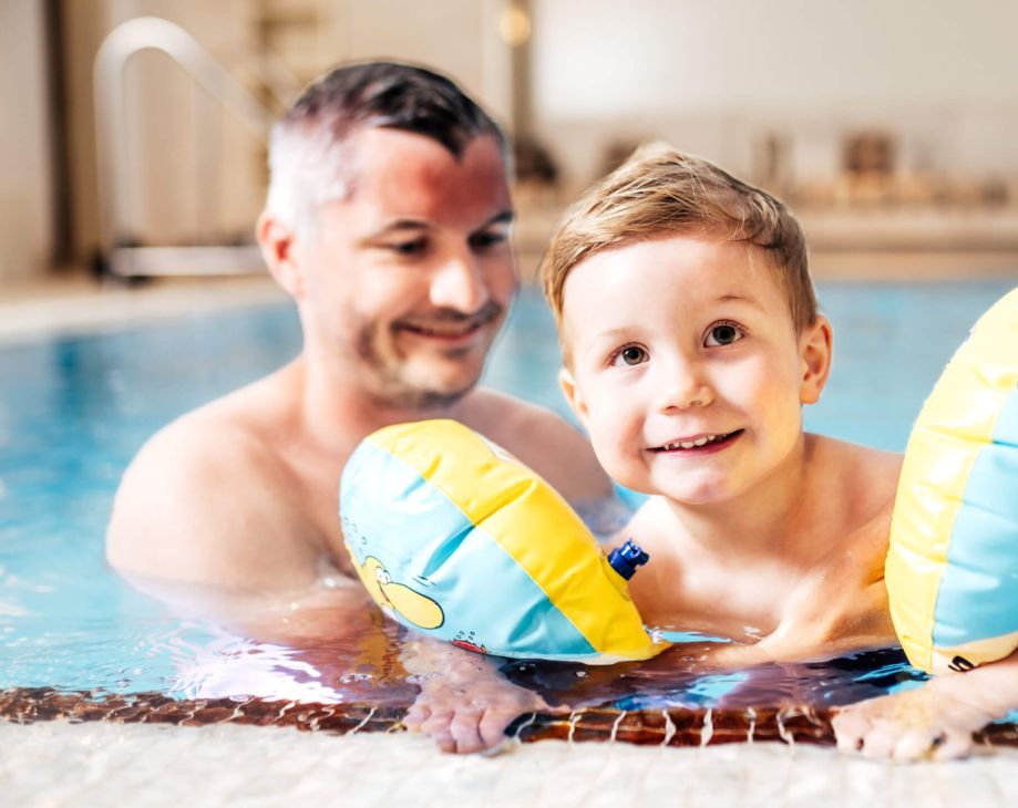 Baby- und Kleinkind Schwimmtrainer*in